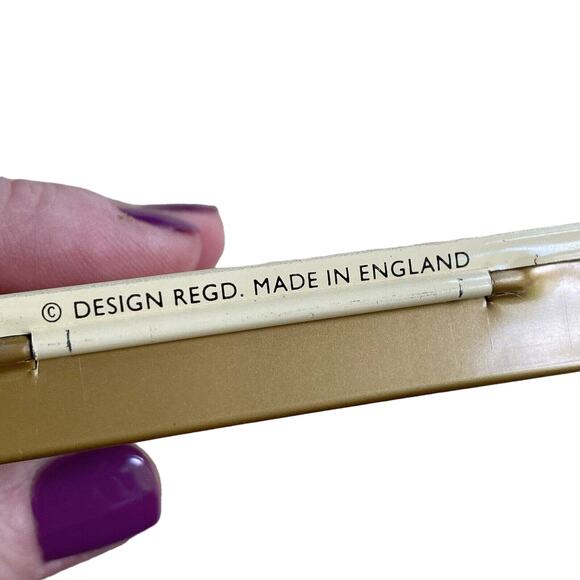 Vintage Hinged Lid Tin Made in England Musical Couple Candy Mints Cigarettes Box - Picture 3 of 6